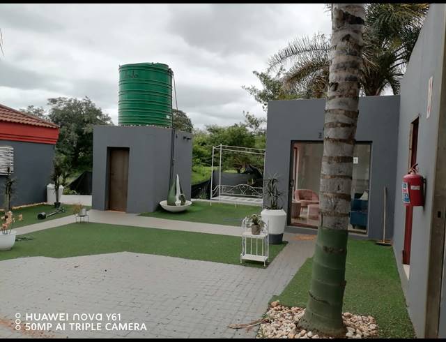 1,200M² GUESTHOUSE FOR SALE IN THOHOYANDOU RURAL